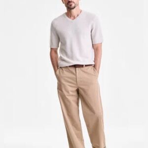 🆕 Club Room
Men's 100% Cashmere V-Neck Sweater